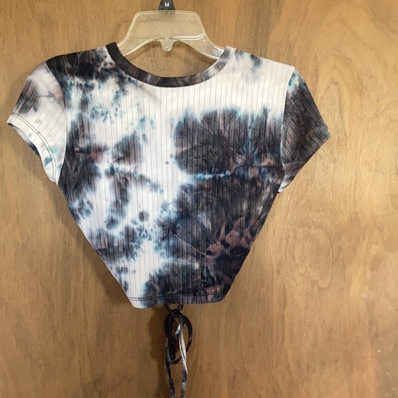 Relisted Rue21 tie dye print ribbed top w stretch cut out w cinch string in back - Picture 10 of 13